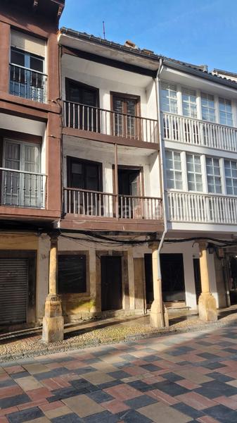 Foto 63903ba0-b46c-44e2-86cd-6b20c485e5e0. Édifice dans Centro Avilés