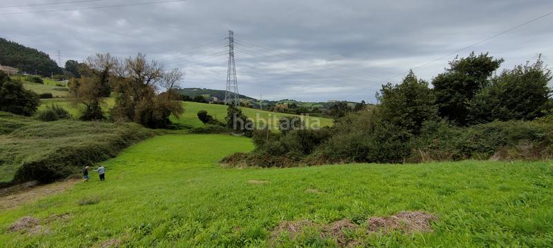Foto f708b516-19a5-4696-8f2c-7f66027d4b25. Terreno residencial finca al lado de gijon, con autobus delante en Gijón