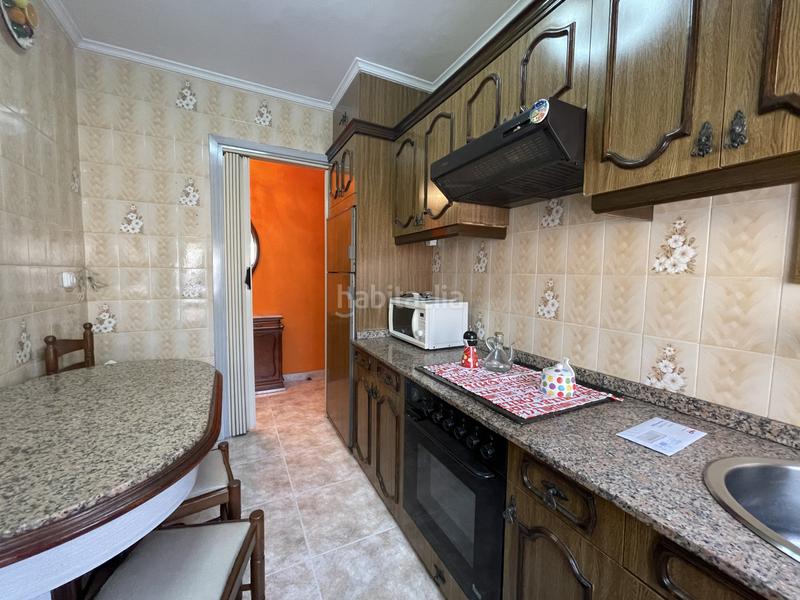 Foto 598d93fd-f09c-4191-96d3-38af766a63bd. Piso se presenta una excelente oportunidad para aquellos que buscan un acogedor espacio en el corazón de riaño, con todos los servicios en Langreo