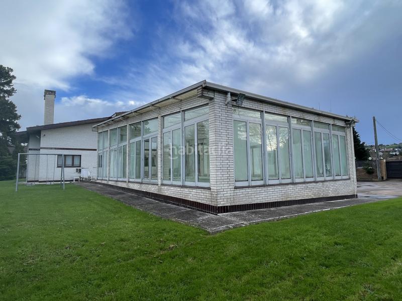 Foto a63454df-2711-4602-99a6-f8c73fbc3b9f. Casa amb calefacció aparcament piscina a Somió Gijón