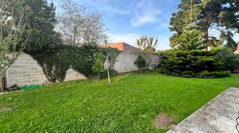 Foto c364bbca-943d-42a2-a9c5-3388a9bab99a. Casa amb calefacció aparcament piscina a Somió Gijón