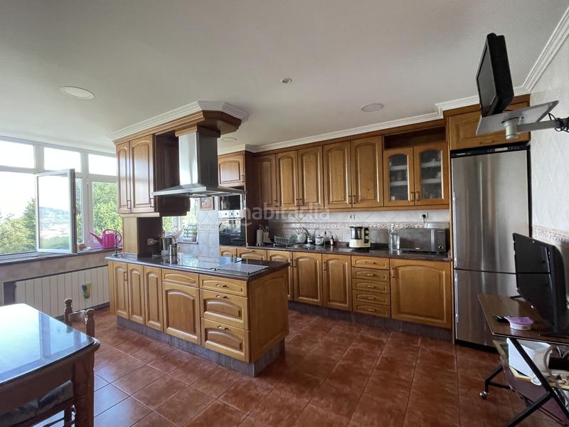 Foto d65e2f88-487a-4edf-86d7-a203bdc4e5fe. Casa con riscaldamento parcheggio in Parroquias Sur - La Manjoya Oviedo