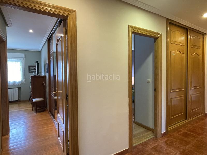 Foto 263ca2f2-7101-4ea9-9606-90c3c81dbf6c. Casa con riscaldamento parcheggio in Parroquias Sur - La Manjoya Oviedo