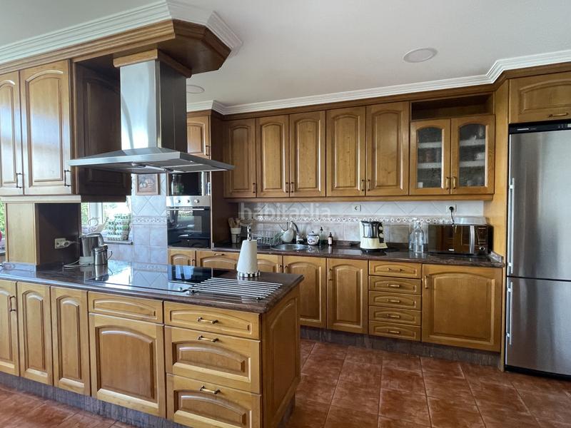 Foto 85c63f85-5837-4953-b2fb-d42b9023008c. Casa con riscaldamento parcheggio in Parroquias Sur - La Manjoya Oviedo