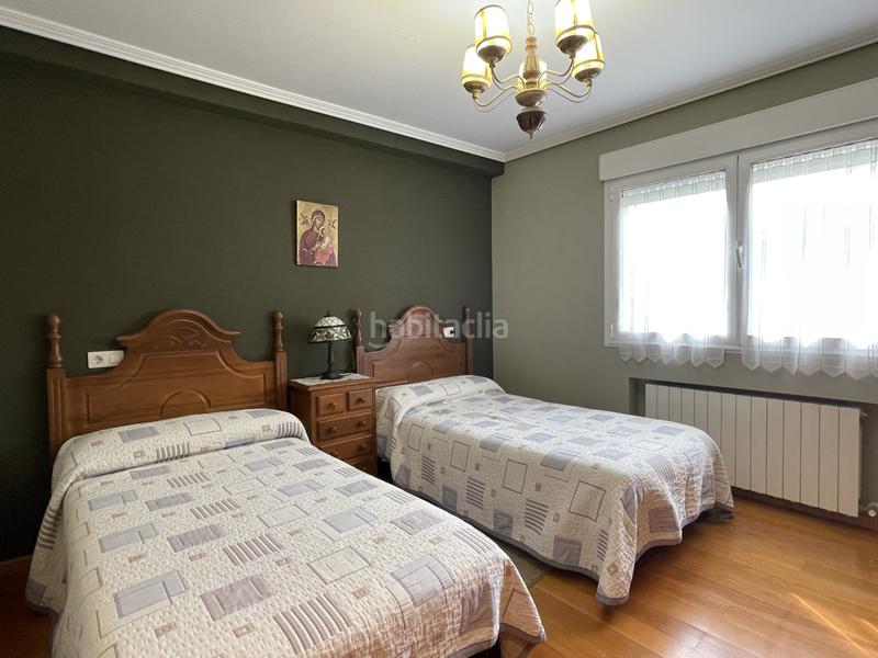 Foto 8a8c28c8-e32e-4081-8c74-a5d0384b128e. Casa con riscaldamento parcheggio in Parroquias Sur - La Manjoya Oviedo