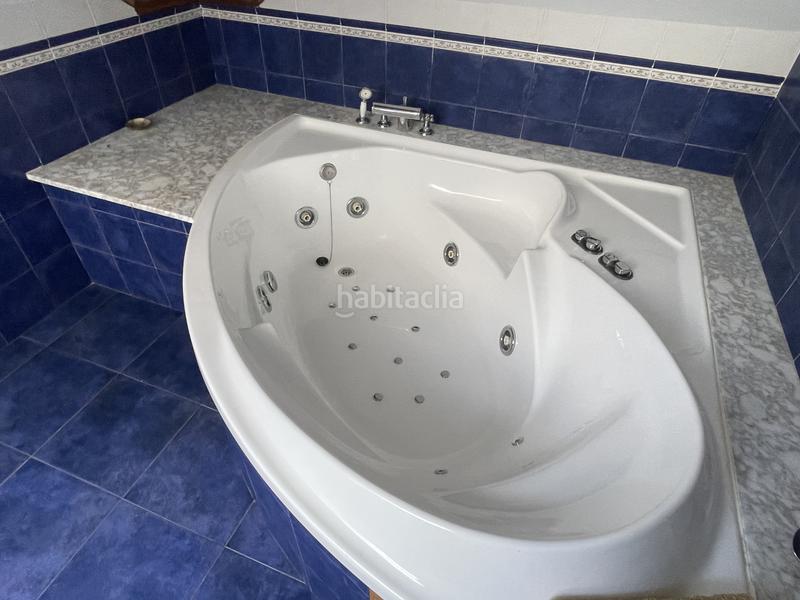 Foto a4059d0c-f904-4ede-9912-ea35bed66087. Casa con riscaldamento parcheggio in Parroquias Sur - La Manjoya Oviedo