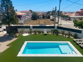 Rent Chalet  Carrer santiago rusinyol