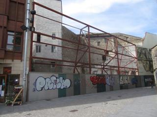 Edifici a Casco Antiguo - Ciudadela. Jaca. solar urbano céntrico. económico. sótano, bajo y 4 alturas