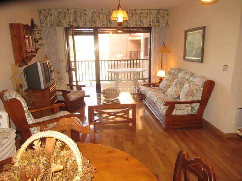 Foto a5666cff-9b20-4de2-8a5f-891cc9177132. Apartament amb calefacció piscina a Universidad Jaca