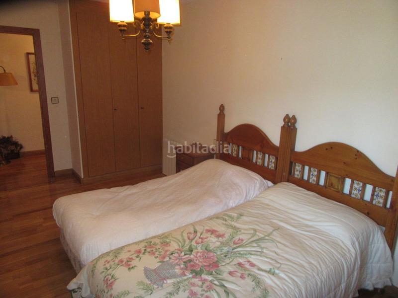 Foto e9fb5dc9-c856-4d98-87eb-0eed00db2c12. Apartament amb calefacció piscina a Universidad Jaca