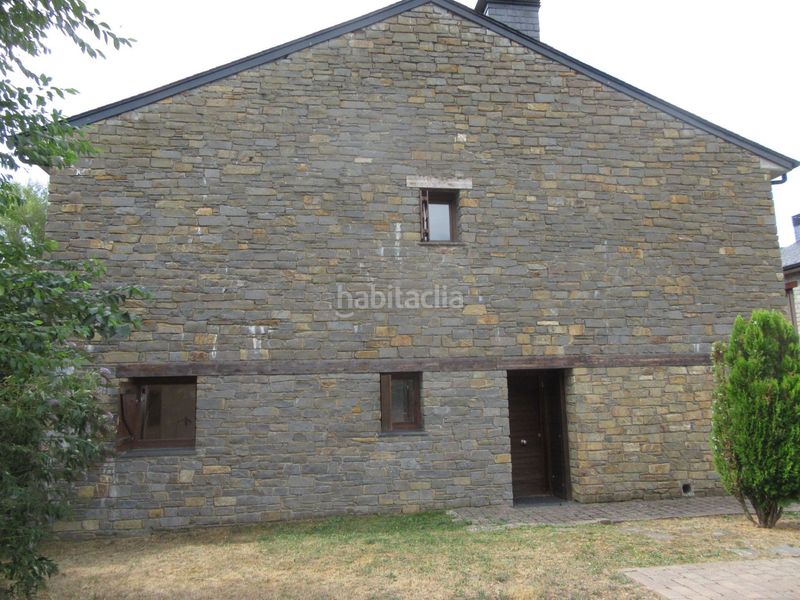 Foto 32d877d9-8ab7-475f-8edf-2529cc4c2b8e. Casa amb calefacció a Castiello de Jaca