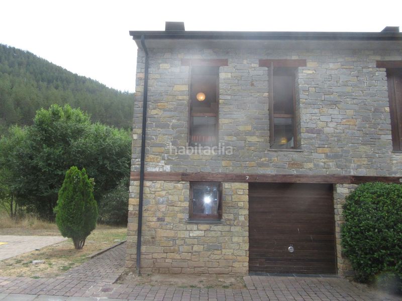 Foto f13d959b-a707-4d55-a356-e30f59f132de. Casa amb calefacció a Castiello de Jaca