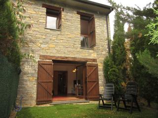 Casa en Castiello de Jaca. Castiello de jaca. challet. jardn privado. garajecochera. trast
