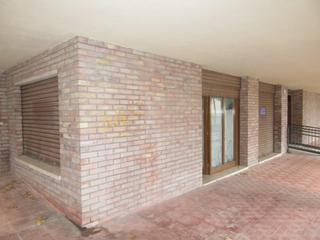 Local Comercial a Olimpia 1. Local comercial en jaca. 60 m2 construidos. económico. mucho esc