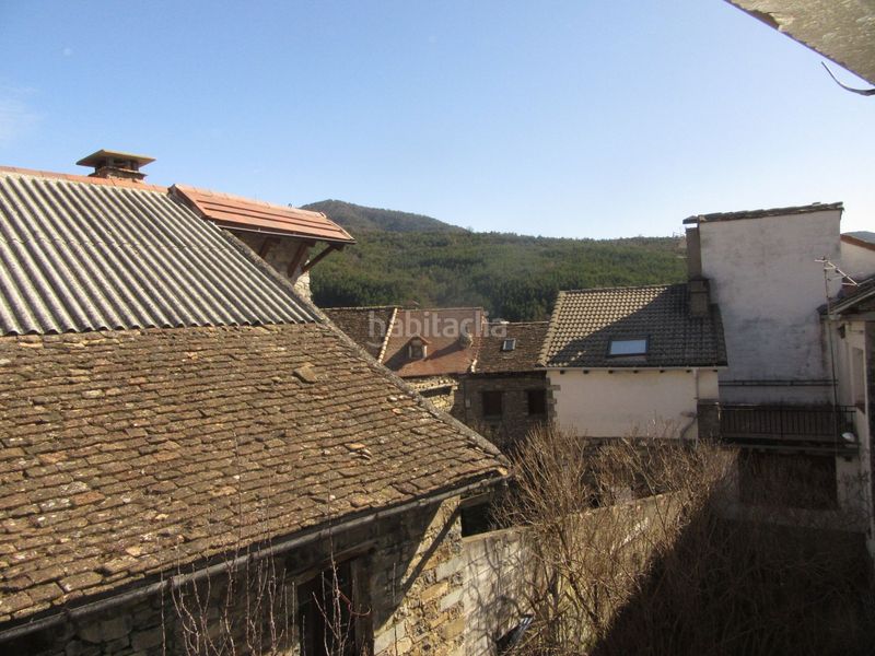 Foto fe269ec4-61f6-4c7c-ad86-3dbd7a2e1172. Casa a plaza mayor 7 a Aragüés del Puerto