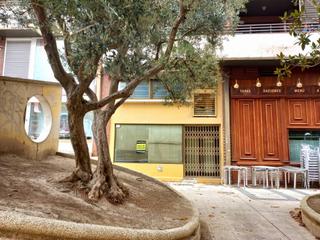Miete Geschäftsraum in Av martinez de velasco 10. Local comercial en martinez de velasco 10
