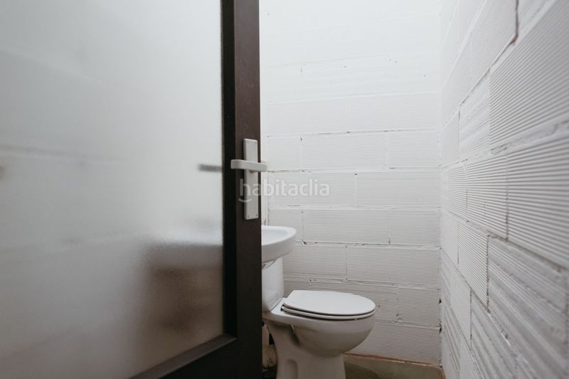 Foto e242cded-1ff0-4b7f-9efa-e57268e6b8bc. Lloguer local comercial a calle obispo pintado 8 a Huesca