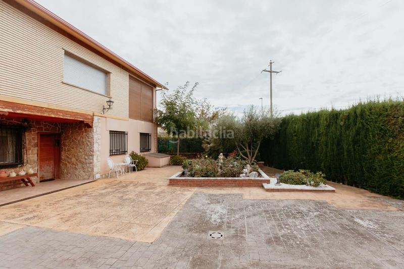 Foto 2f01ea3d-4245-43e2-b4e2-19f6295dca8b. Chalet in calle pío baroja 79 in San Mateo de Gállego