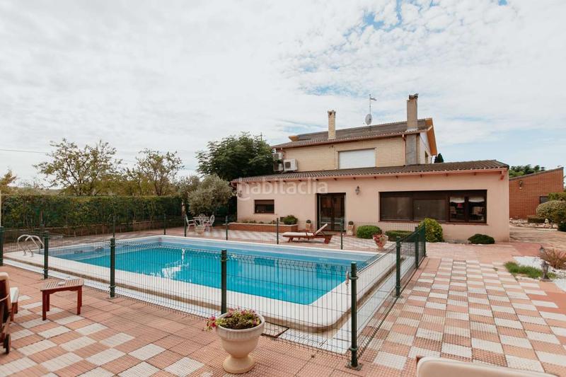 Foto 6055f40c-9166-4de5-86c7-06c6e7272f9e. Chalet in calle pío baroja 79 in San Mateo de Gállego