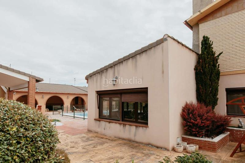 Foto 778c51c0-b081-43d5-a92a-d1f539fab3c6. Chalet in calle pío baroja 79 in San Mateo de Gállego