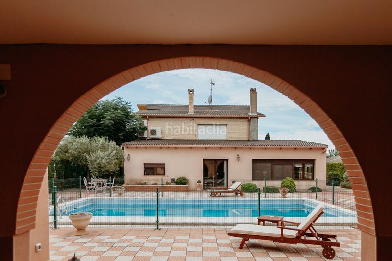 Foto a2aa80d9-0b6e-4fd2-9e7f-f6d579d4e604. Chalet in calle pío baroja 79 in San Mateo de Gállego