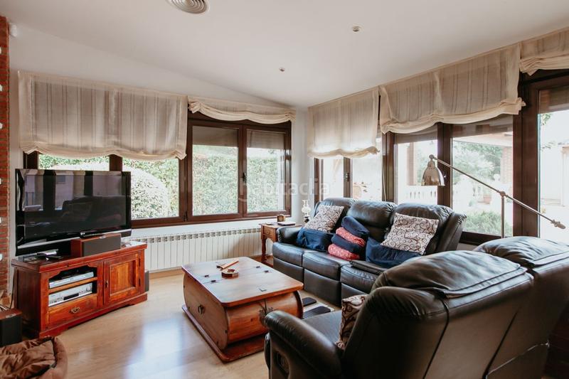 Foto a377af28-59b2-436c-82f9-bac9108eab08. Chalet in calle pío baroja 79 in San Mateo de Gállego