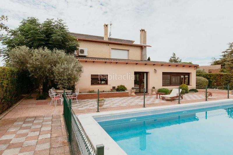 Foto f6485a8b-38ee-4f89-a96b-969a96f7086b. Chalet in calle pío baroja 79 in San Mateo de Gállego
