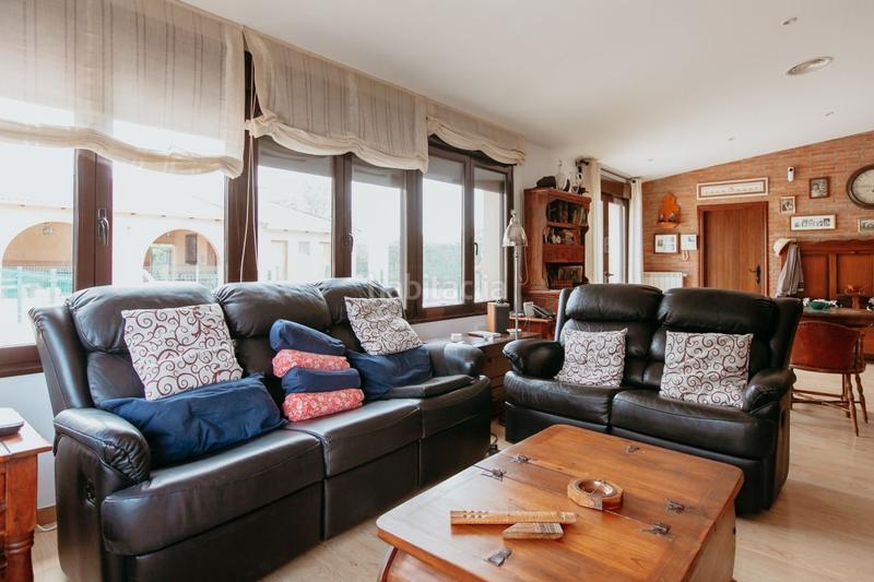 Foto fd27e652-ea14-4032-ba04-984925bf6d9c. Chalet in calle pío baroja 79 in San Mateo de Gállego