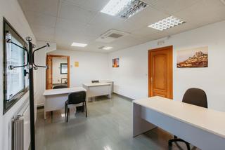 Miete Büro in Calle siderurgia 66. Se alquila oficina en el poligono sepes