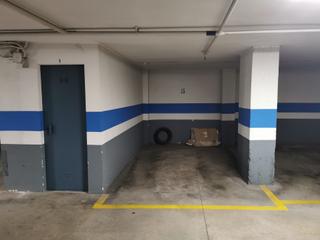 Rent Car parking in Cl mor de fuentes 6. Garaje en el centro en calle mor de fuentes