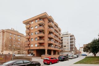 Miete Etagenwohnung in Calle lanuza 60. Piso en alquiler de 3 dormitorios, 2 plazas de garaje y trastero