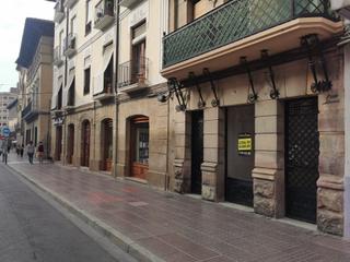 Location Local commercial à Casco Antiguo. Local en el coso alto