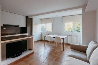 Location Appartement  Calle de algascar 1. Piso de 2 habitaciones reformado.