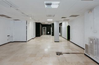 Alquiler Local Comercial en Calle zaragoza 3. Ubicación excelente en el corazón de huesca! local versátil en c