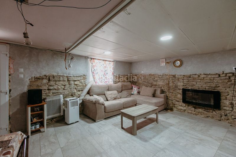 Foto c5a10755-d560-4c79-a0c4-f6135ca9236a. Casa amb calefacció a Almudévar