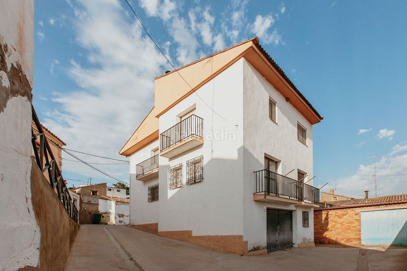 Foto 7bd792b6-e8ee-49ee-b034-794518ef1e4d. Casa amb calefacció aparcament a Almuniente