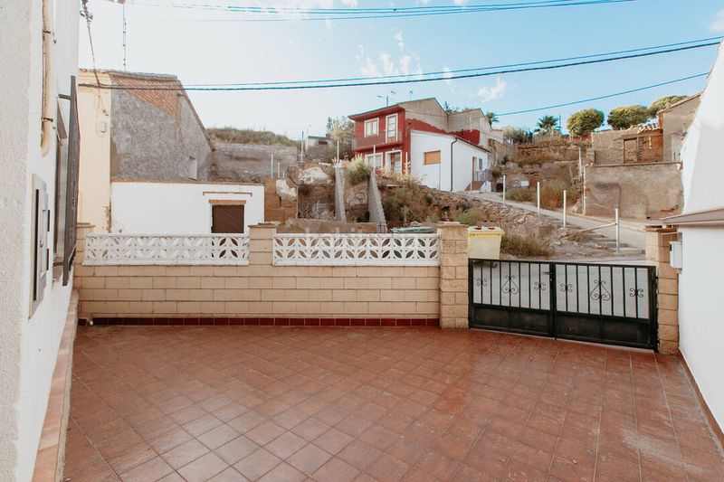 Foto da9e9cb3-2d9e-4158-9c37-ac78672dab55. Casa amb calefacció aparcament a Almuniente