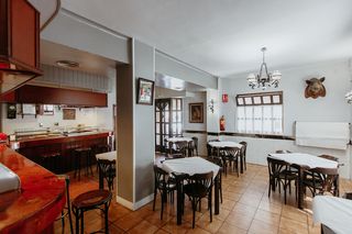 Local Comercial a Perpetuo Socorro. Local restaurante en venta con corral de 180 m2.