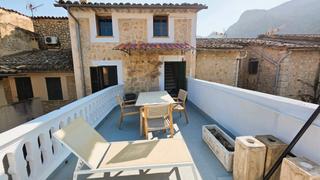 Maison jumelée à Sóller. Casa de pueblo con terraza en la azotea en el centro de sóller