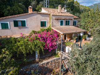 Country house in Bunyola. Finca rústica con carácter mallorquín en bunyola