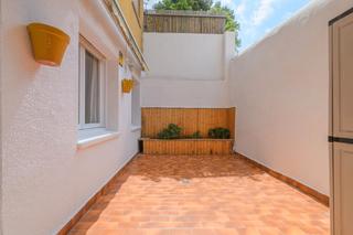 Planta baja  Carrer del repartidor. Gracia - planta baja con patio