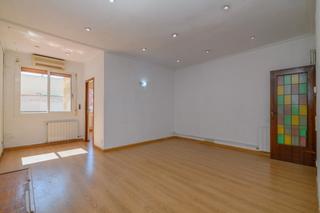 Appartement  Ronda de sant pau. Piso para actualizar en st. antoni!