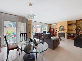 Maison jumelée  Carrer de prudenci comellas. Excelente ubicacion ¡