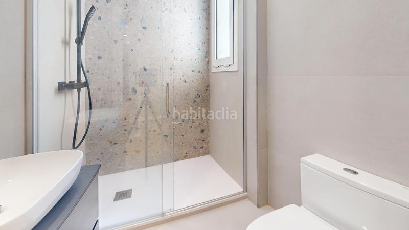 Foto ad88fa1c-eb9b-487d-bd55-b227377a91a4. Àtic amb calefacció a Sant Antoni Barcelona