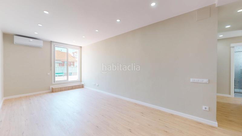 Foto 671a5bde-fdfb-493e-bfe5-df20633e0c2c. Ático en Sant Antoni Barcelona