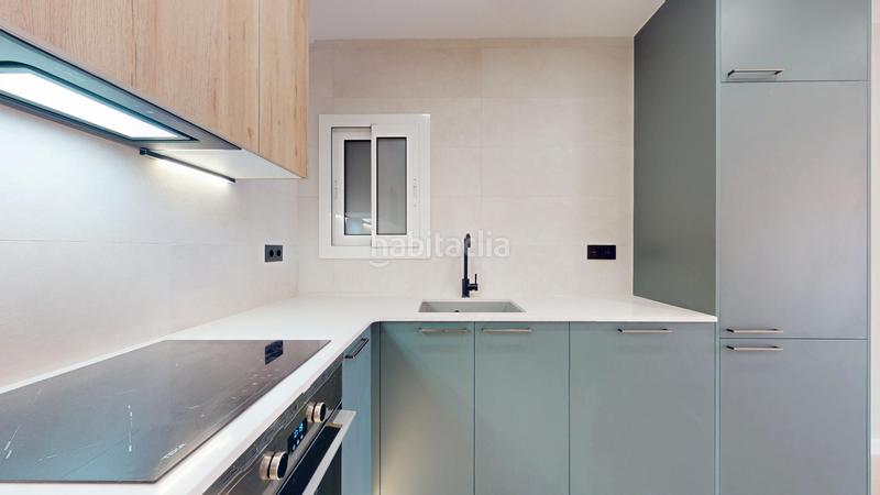 Foto 7125e7bb-40ff-433d-8076-1266cef15d5a. Attico con riscaldamento in Sant Antoni Barcelona