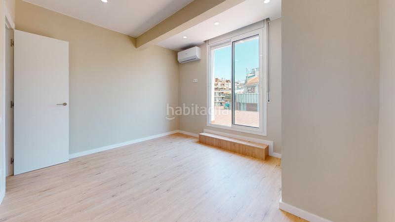 Foto fa123fb2-33bc-4ad0-a9e4-e9fcddf81500. Dachwohnung mit heizung in Sant Antoni Barcelona