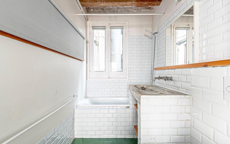 Foto 2ac72018-7237-4b79-a87a-cfd1914c0c3e. Appartement avec chauffage dans Raval Barcelona