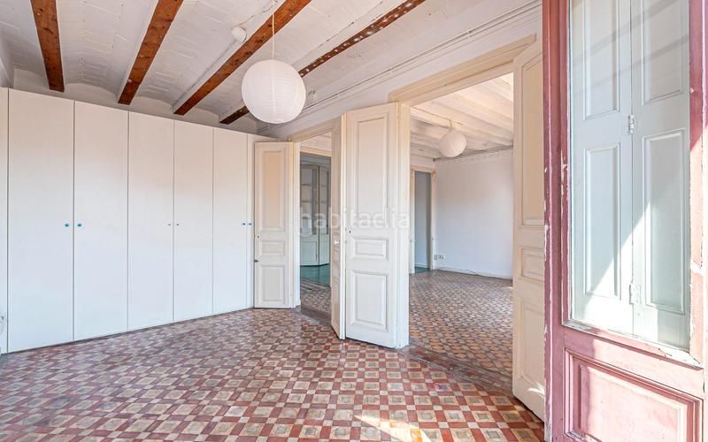 Foto 00e74e5b-e948-4419-bf00-bfc9c5307fb1. Piso en Raval Barcelona