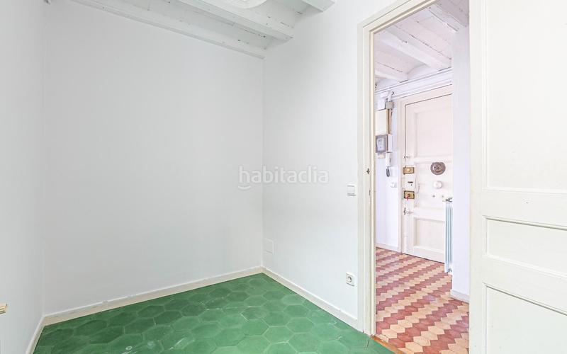 Foto 1ce51bd5-062c-48fd-8af3-fb6ff7b0ec3e. Piso en Raval Barcelona
